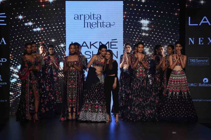 Kriti Sanon for Arpita Mehta's _Midnight Muse_ at LFW - 1