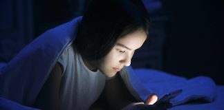 everyday habits damaging your eyes